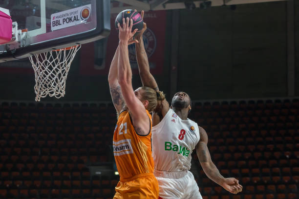 月比赛的影 月比赛的影